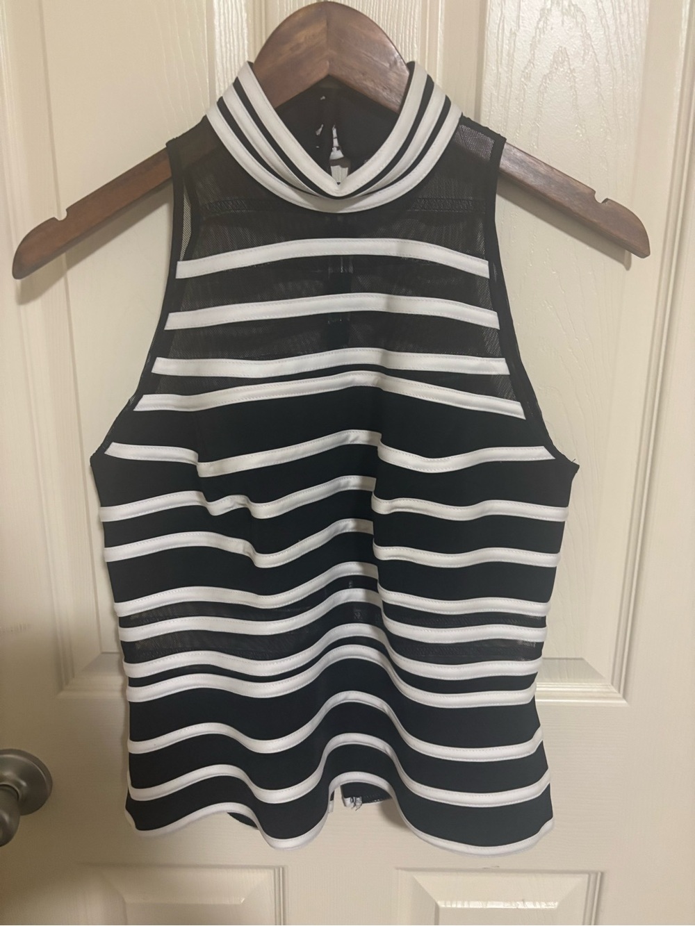 JS Collections Black White Striped Mesh Halter Top Size 10 - Picture 6 of 9